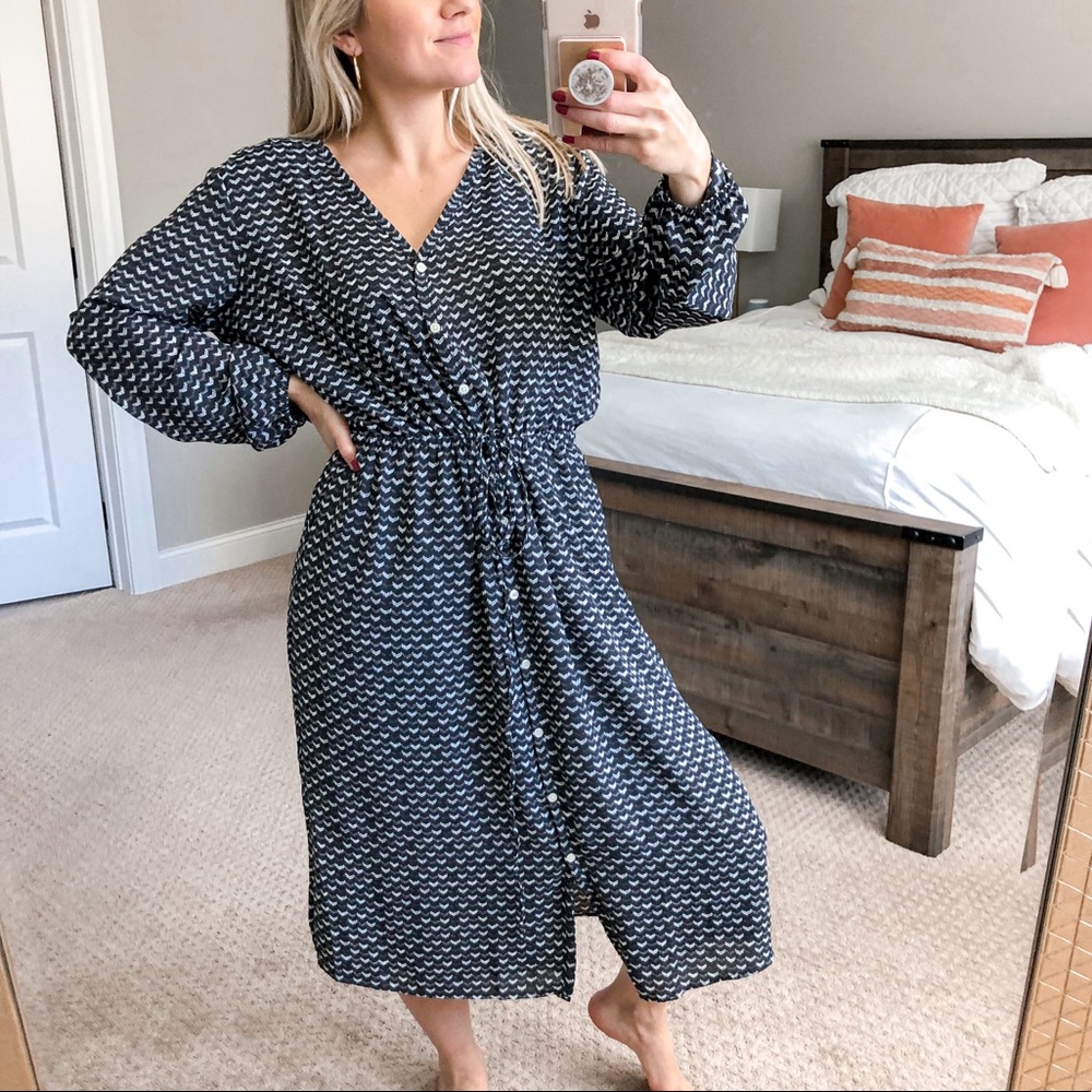 COPY - Gap V-Neck Pattern Button Up Tie-Waist Maxi Dress